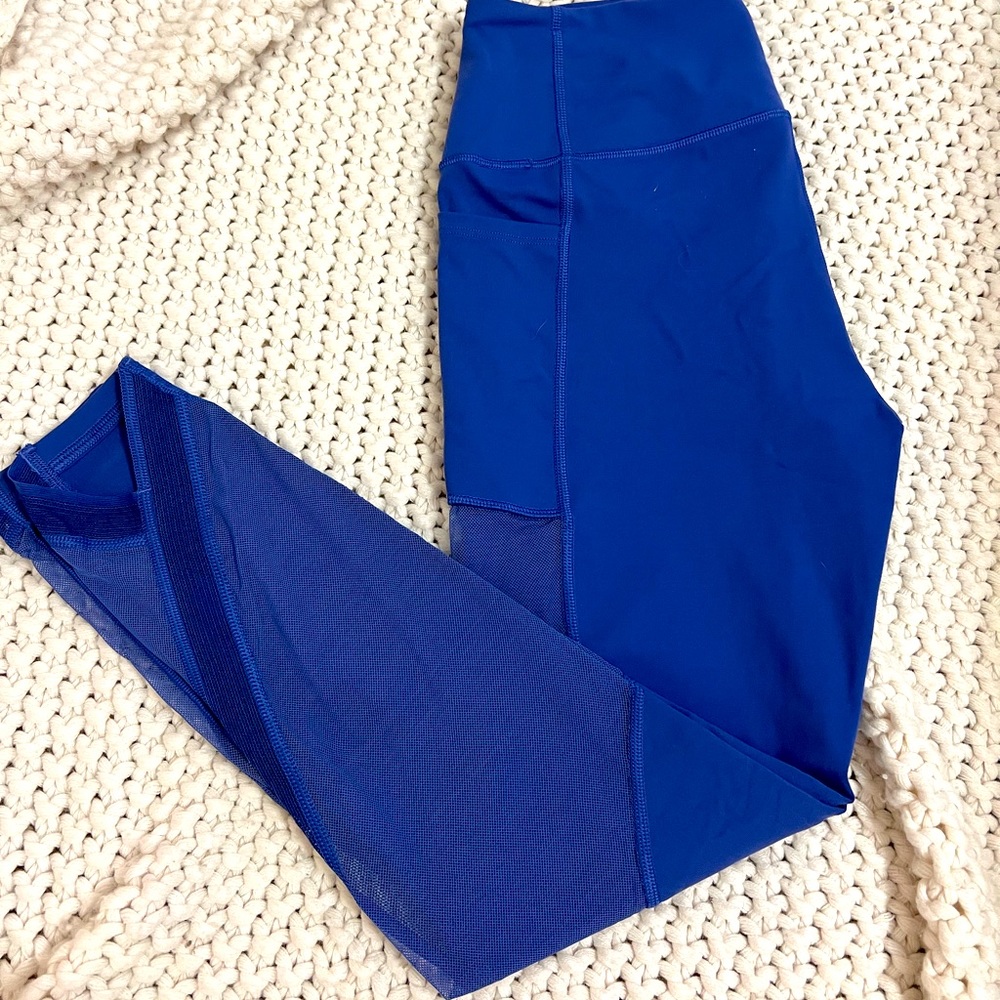 Victoria’s Secret leggings in a beautiful blue